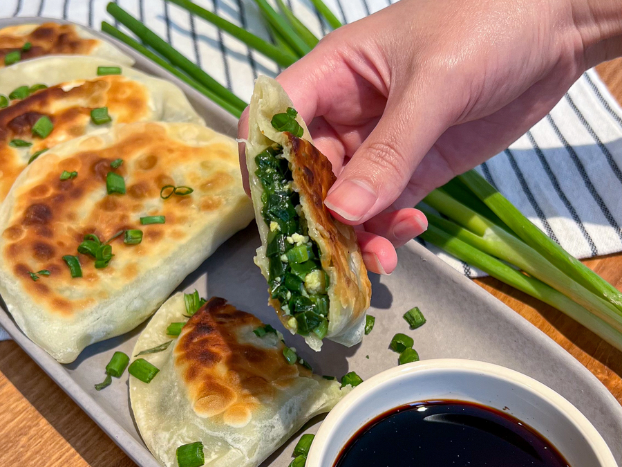 Crispy Chinese Chives Pockets 香脆韭菜盒子